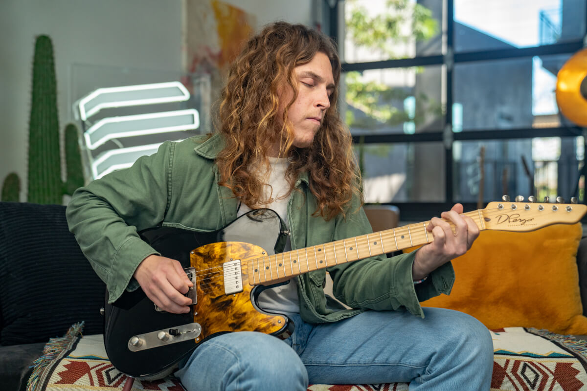 Mastering Hybrid Picking for Guitar A StepbyStep Beginner's Tutorial